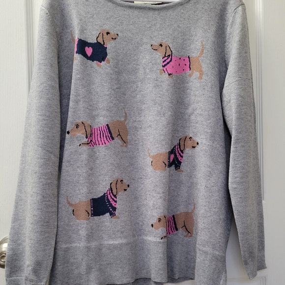 Charming Gray Sweater with Dachshund Motif - Picture 1 of 3